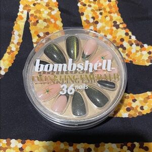 Twinkling Emerald Nail Set - Green and Pink